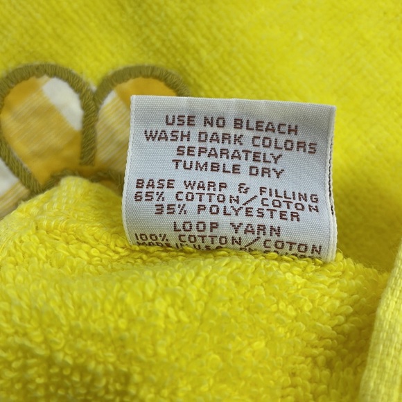 Vintage 70’s yellow plaid embroidered daisy hand towels by The Avanti - Picture 8 of 8